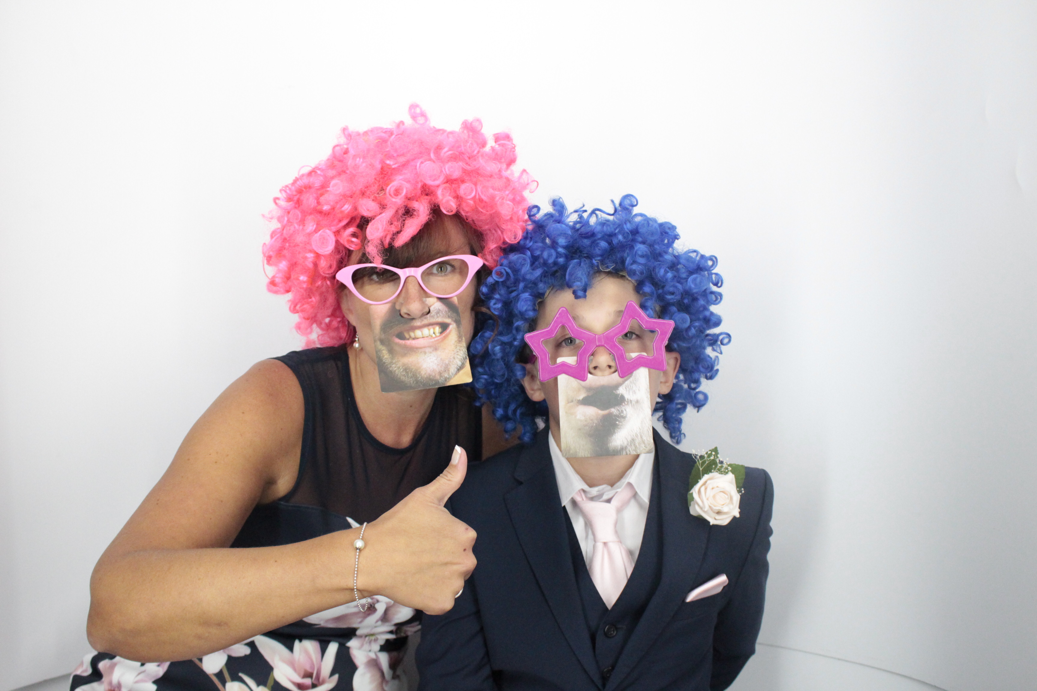 Kim & Andy's Wedding | View more photos from the event at gallery.myphotoboothexperience.co.uk/u/MyPhotoBoothExperienceLtd/Kim-Andys-Wedding